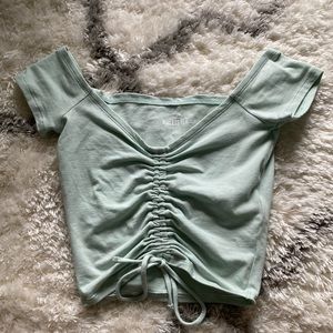 scrunched cropped hollister top